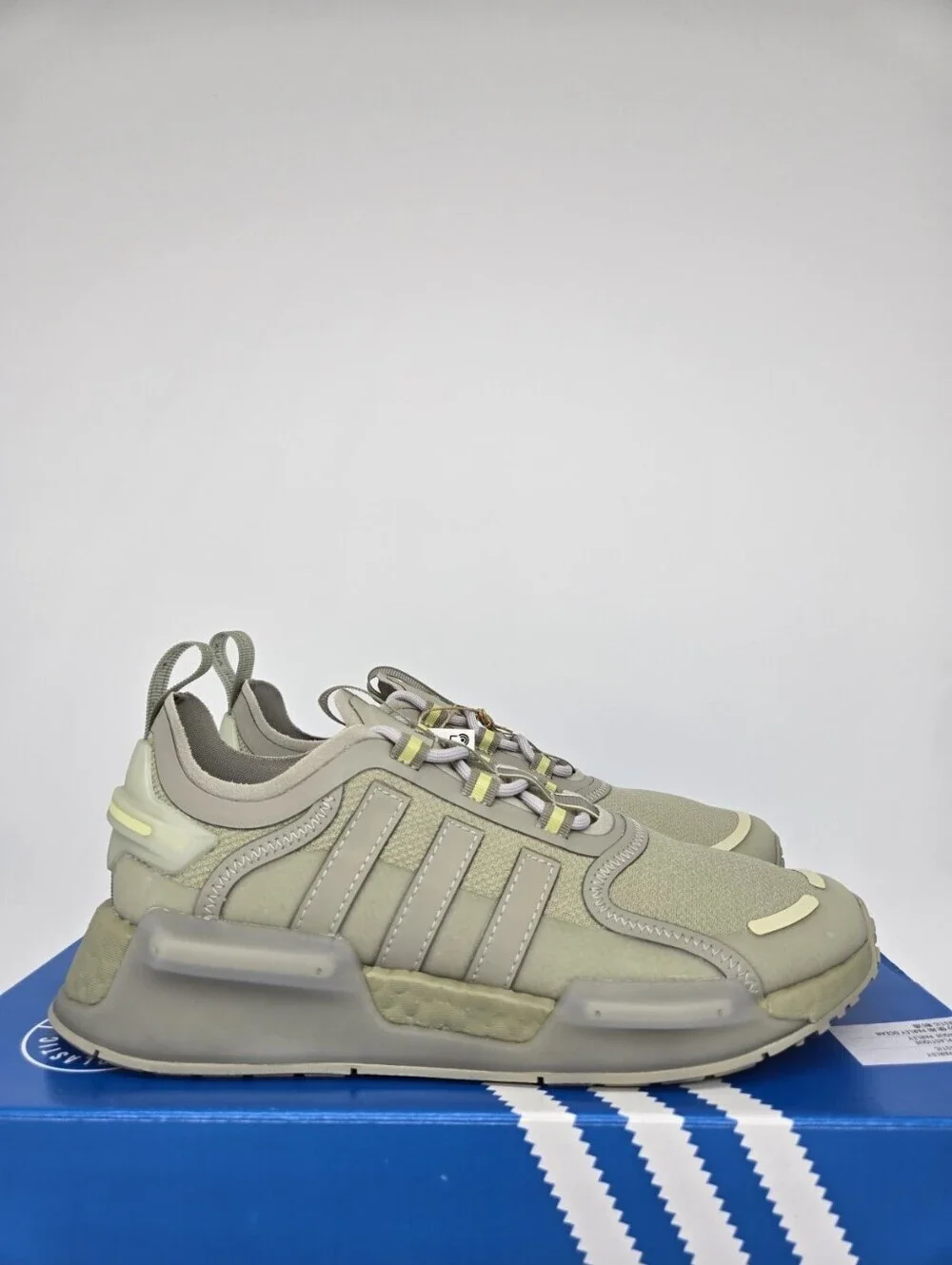 Adidas Women's NMD R1 V3 GZ2134 Feather Grey Sandy Beige Running Shoes Size 6